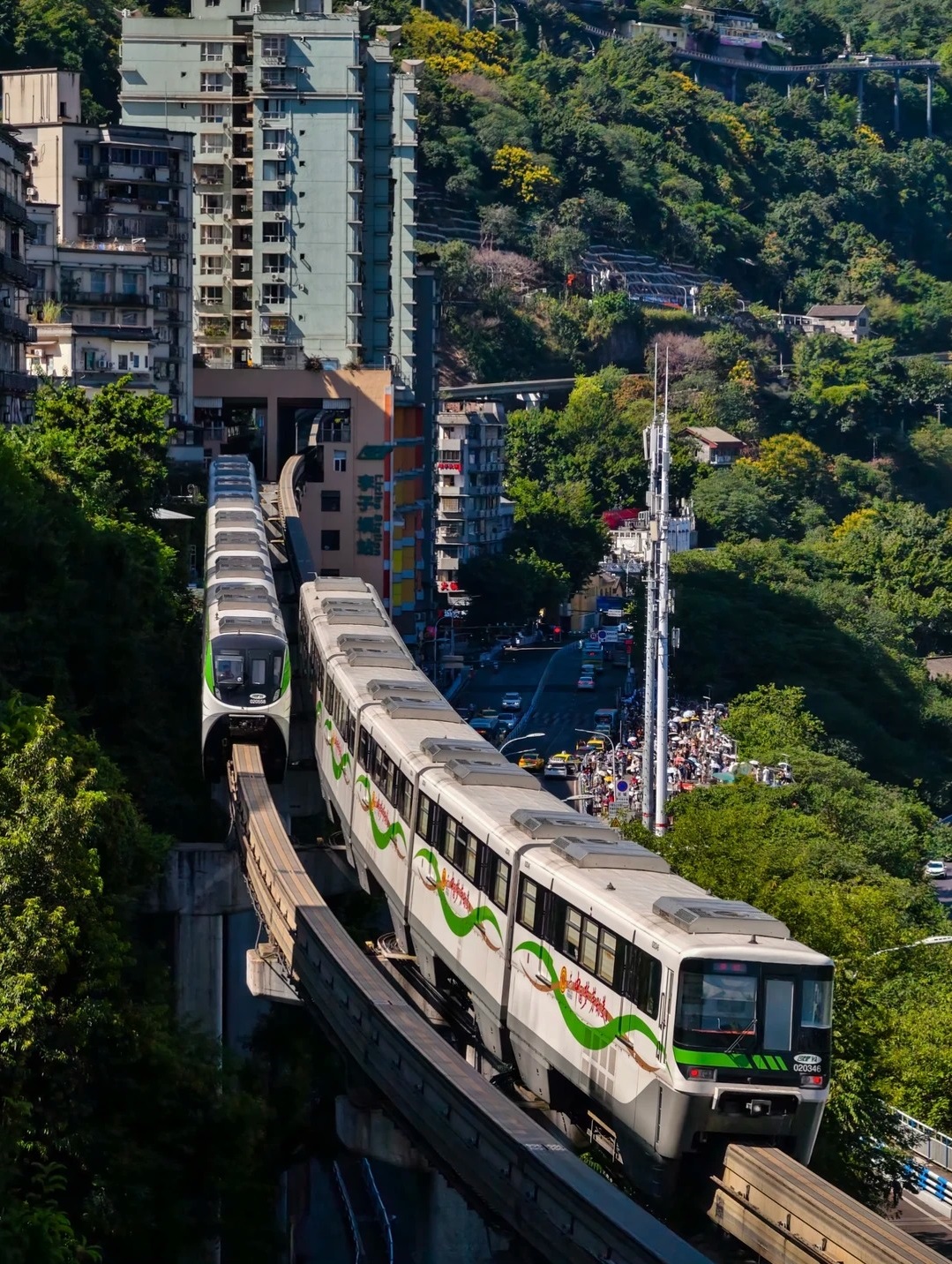 Liziba Metro Through Building
