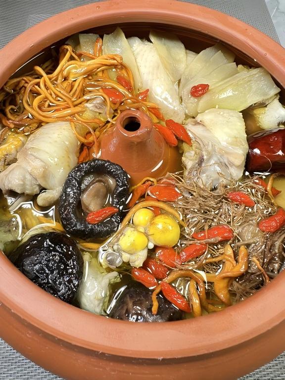Steamed Chicken in a Clay Pot